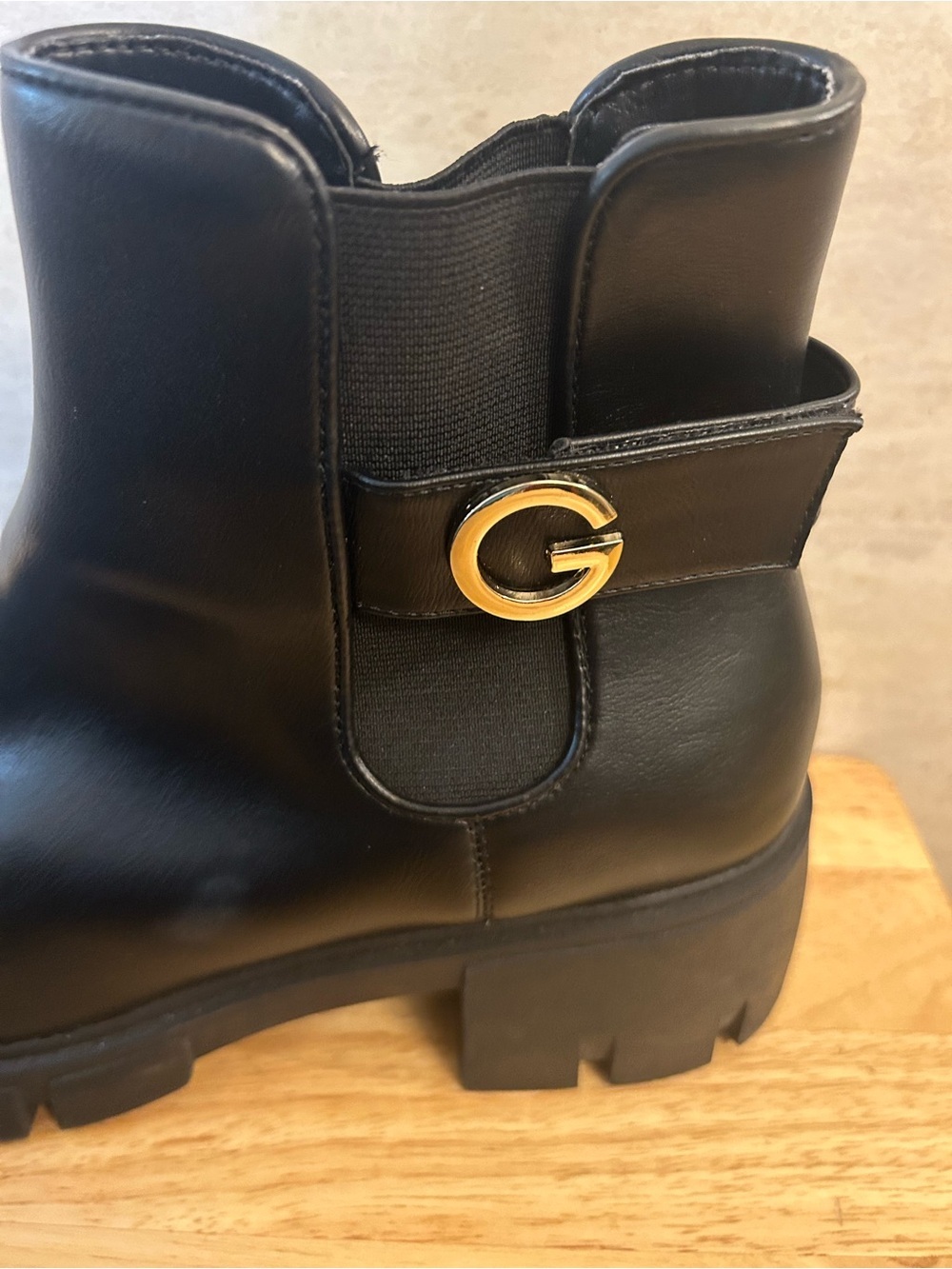 GBG Los Angeles Black Lug Sole Chelsea Boots - Picture 8 of 9